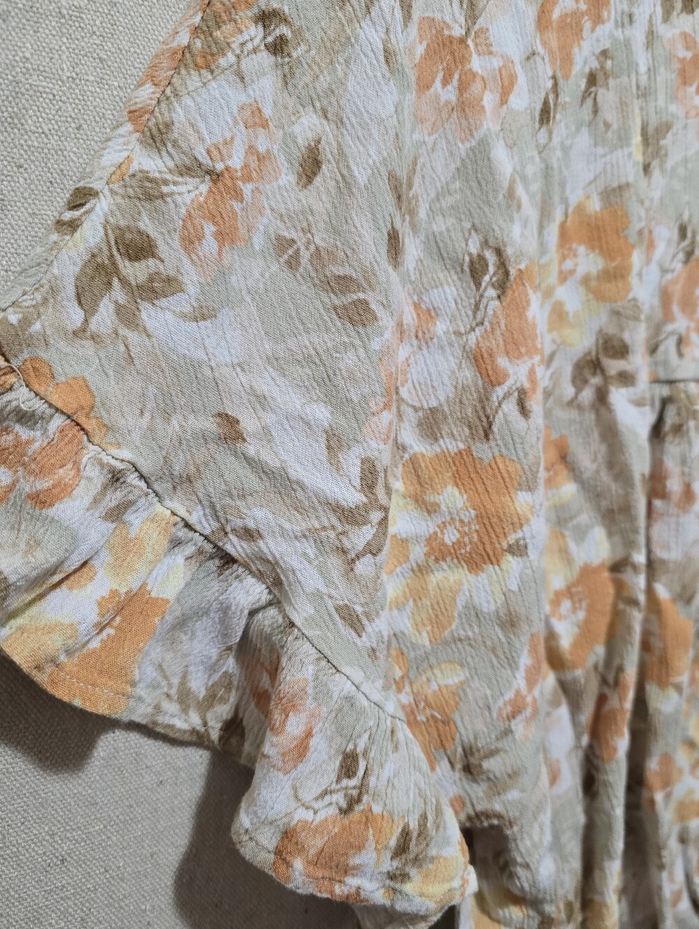 ANDRÉE by Unit Floral Boho Blouse Small Rayon Babydoll Top Ruffle Sleeve Peasant - Picture 4 of 9